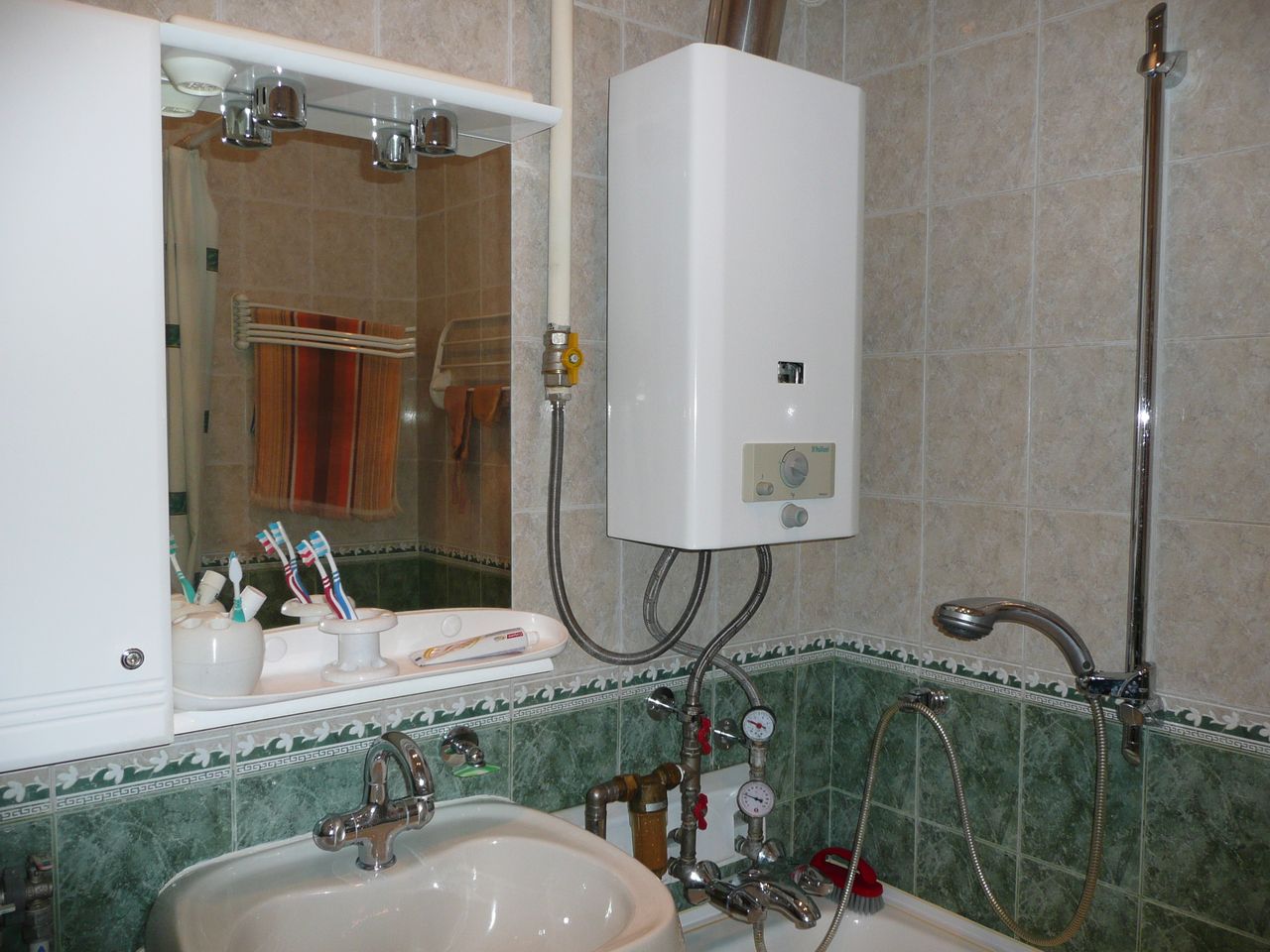 Газовая колонка в доме