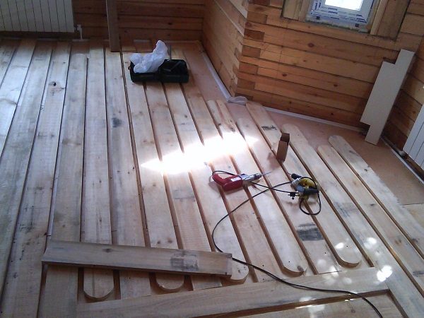 Пластины сделаны из досок