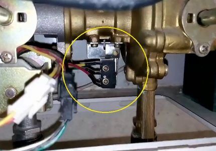 Микровыключатель водо-газового узла Микровыключатель водно-газового узла
